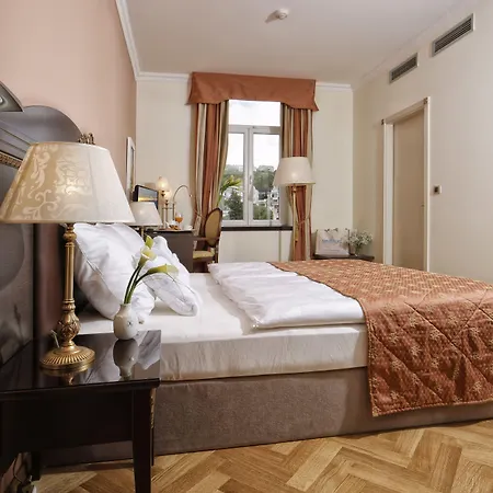 Kvarner Palace 호텔 4*