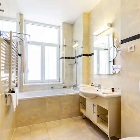 Kvarner Palace Hotel