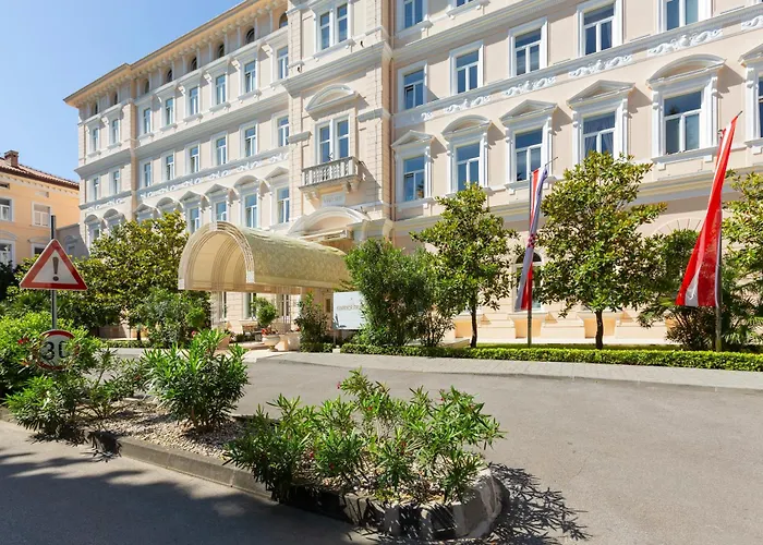 Kvarner Palace Ξενοδοχείο 4*