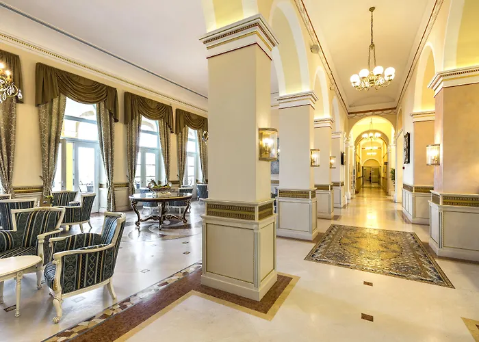 克瓦内尔宫酒店 酒店