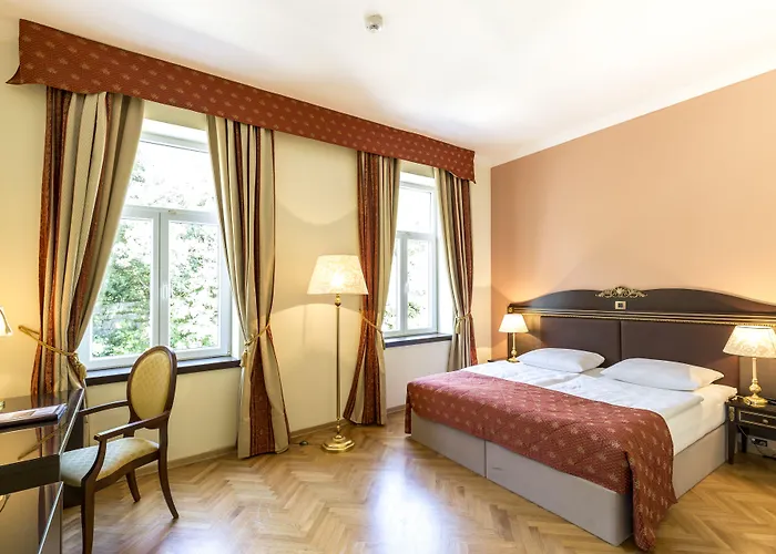 Ξενοδοχείο Kvarner Palace 4*