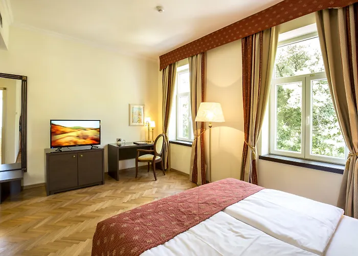 克瓦内尔宫酒店 茨里克韦尼察