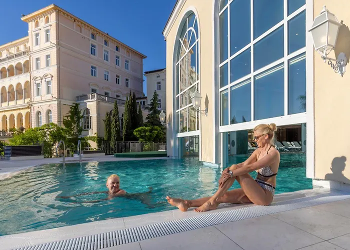 Ξενοδοχείο Kvarner Palace 4*