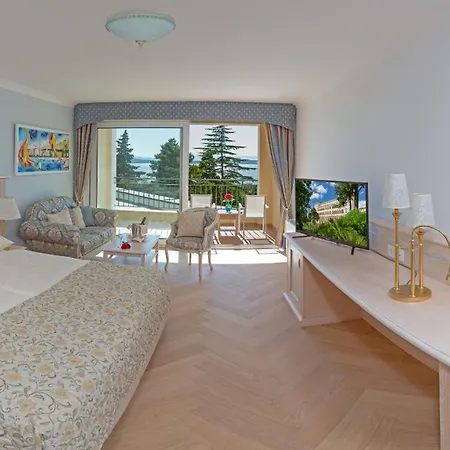 Отель Kvarner Palace 4*