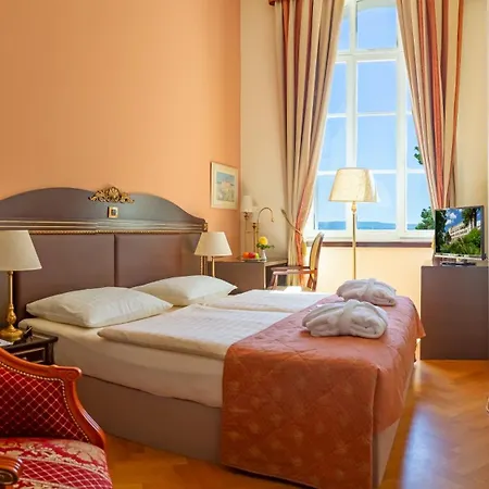 Kvarner Palace 4*