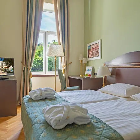 Отель Kvarner Palace 4*