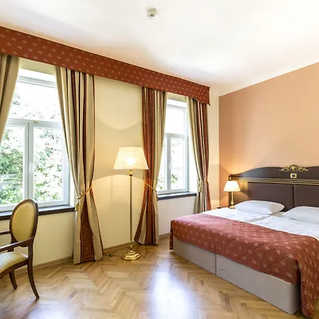 Hotell Kvarner Palace 4*