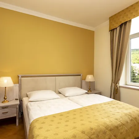 Kvarner Palace 4*