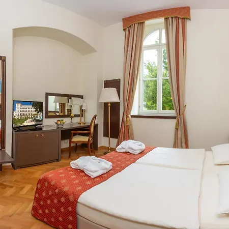 Hotel Kvarner Palace