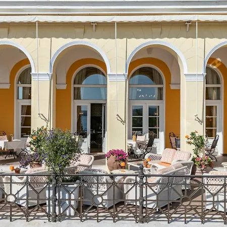 Kvarner Palace Отель