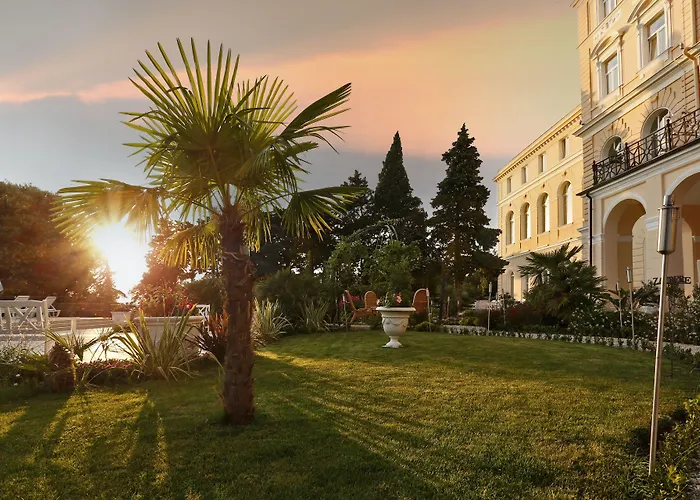 克瓦内尔宫酒店 酒店 茨里克韦尼察