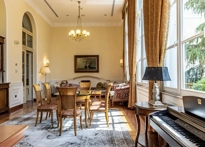 克瓦内尔宫酒店 4* 茨里克韦尼察